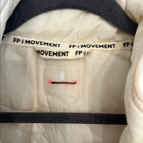 FREE PEOPLE MOVEMENT Cream Insulated vest